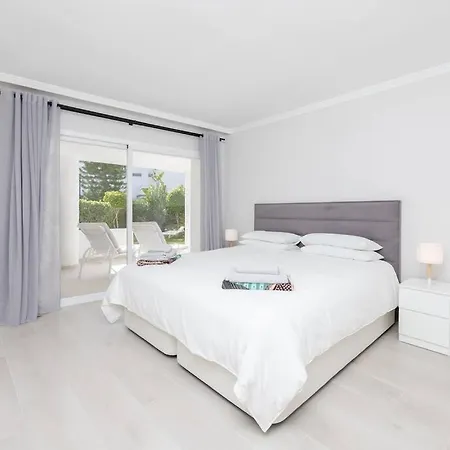 Amazing 4 Bed Beachfront Dominion Rdr358 Apartment Estepona