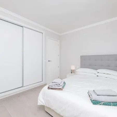 Amazing 4 Bed Beachfront Dominion Rdr358 * Estepona