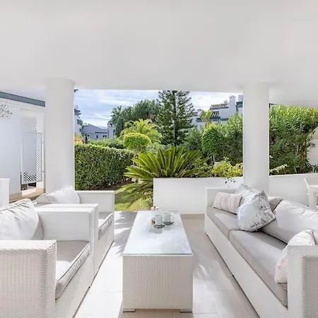 Amazing 4 Bed Beachfront Dominion Rdr358 Estepona