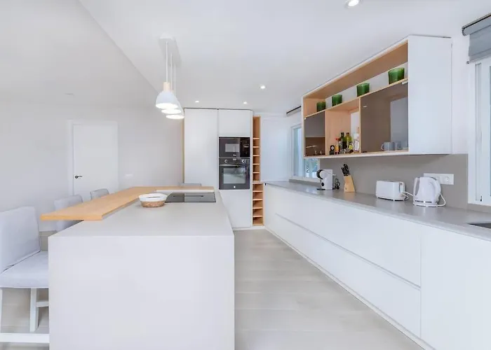 Amazing 4 Bed Beachfront Dominion Rdr358 Apartment *