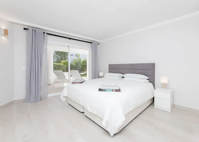 Amazing 4 Bed Beachfront Dominion Rdr358 Apartamento Estepona