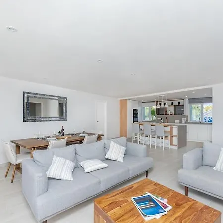 Amazing 4 Bed Beachfront Dominion Rdr358 Apartman *